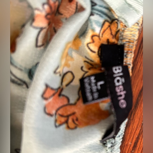 Flowery Ruched Dress - Picture 4 of 5